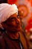 Le munshid (chanteur soufi) Ahmad al-Tuni m�ditant pendant le mouled Sayyeda Zeinab. Le Caire. (munshid013)